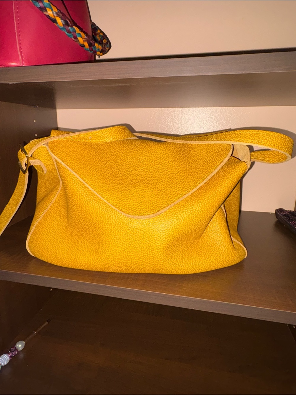 EUC Portland Leather Large Neruda